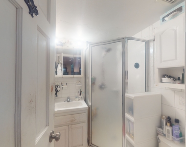 318 East 93rd Street - Photo Thumbnail 9