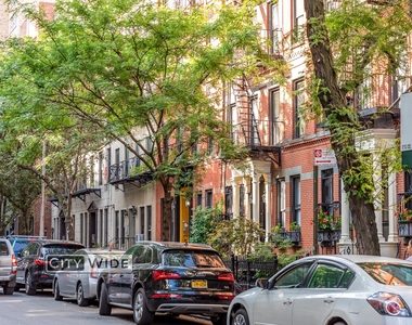 318 East 93rd Street - Photo Thumbnail 13