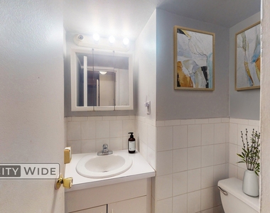 318 East 93rd Street - Photo Thumbnail 8