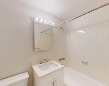 333 East 49th Street - Photo Thumbnail 3