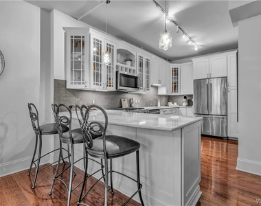 132 Lakefront Boulevard - Photo Thumbnail 21