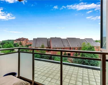 132 Lakefront Boulevard - Photo Thumbnail 25