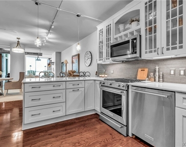 132 Lakefront Boulevard - Photo Thumbnail 20