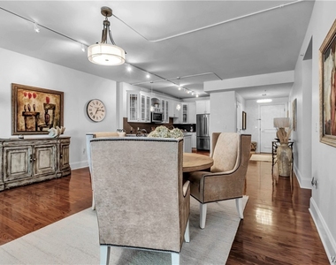132 Lakefront Boulevard - Photo Thumbnail 12