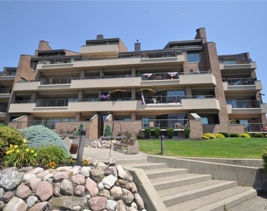 40 Waterfront Circle - Photo Thumbnail 1