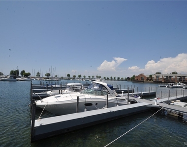 40 Waterfront Circle - Photo Thumbnail 3