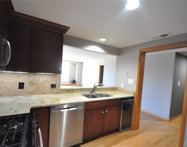 40 Waterfront Circle - Photo Thumbnail 10