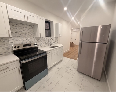435 Lincoln Ave - Photo Thumbnail 6