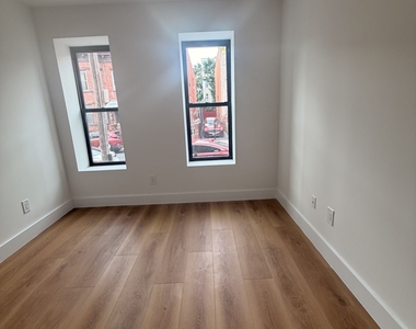 435 Lincoln Ave - Photo Thumbnail 9