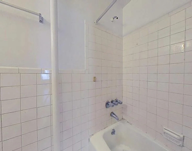 212 East 85th Street - Photo Thumbnail 2