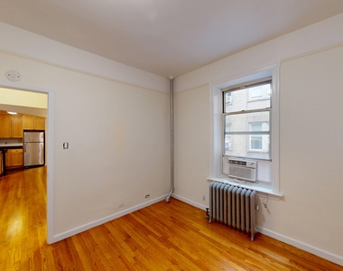 117 West 13th Street - Photo Thumbnail 3