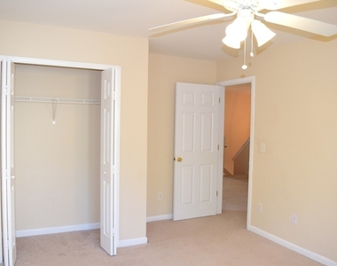 111 Carlisle Street - Photo Thumbnail 18