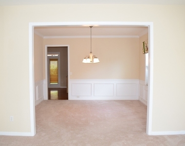 111 Carlisle Street - Photo Thumbnail 8