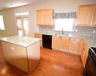 111 Carlisle Street - Photo Thumbnail 6