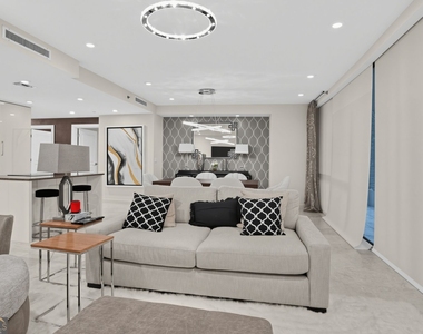 700 Park Regency Place Ne - Photo Thumbnail 8