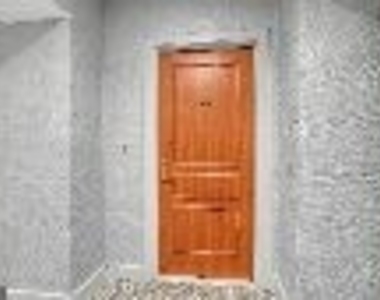 700 Park Regency Place Ne - Photo Thumbnail 4