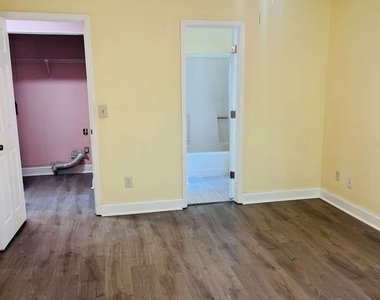 563 Crestridge Court - Photo Thumbnail 23