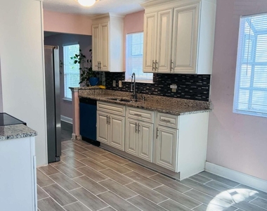563 Crestridge Court - Photo Thumbnail 4