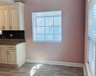 563 Crestridge Court - Photo Thumbnail 5