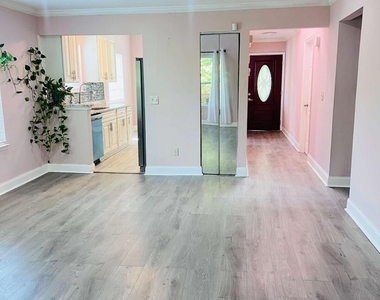 563 Crestridge Court - Photo Thumbnail 13