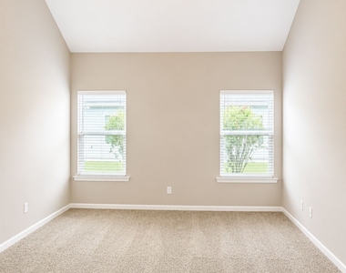 125 Gary Circle - Photo Thumbnail 10