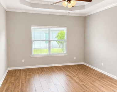 125 Gary Circle - Photo Thumbnail 1