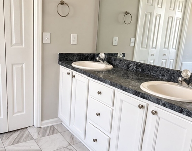 103 Chandler Way - Photo Thumbnail 7