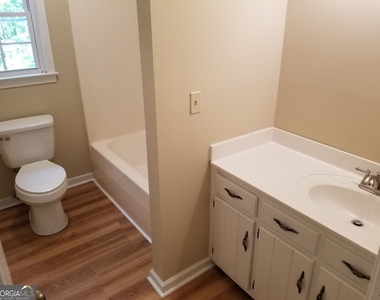 923 Old Summerville Road - Photo Thumbnail 6