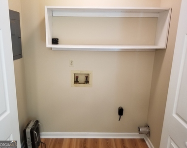 923 Old Summerville Road - Photo Thumbnail 7