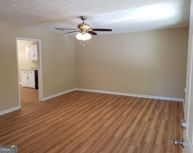 923 Old Summerville Road - Photo Thumbnail 1