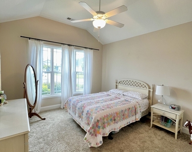 125 Ryan Nicholas Drive - Photo Thumbnail 5