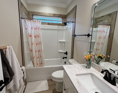 125 Ryan Nicholas Drive - Photo Thumbnail 6
