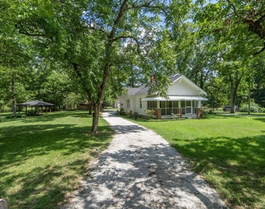 5380 Guthrie Road - Photo Thumbnail 3