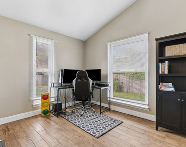 105 Wolf Bay Circle - Photo Thumbnail 8
