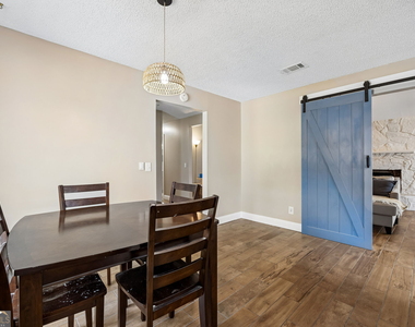 105 Wolf Bay Circle - Photo Thumbnail 10