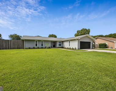 105 Wolf Bay Circle - Photo Thumbnail 1