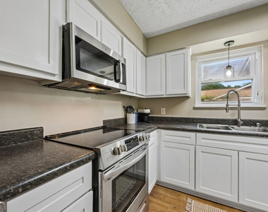 105 Wolf Bay Circle - Photo Thumbnail 14