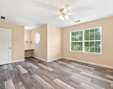 500 Terrapin Lane - Photo Thumbnail 12