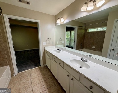 3286 Welmingham Drive Sw - Photo Thumbnail 20