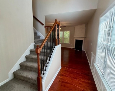 3286 Welmingham Drive Sw - Photo Thumbnail 1