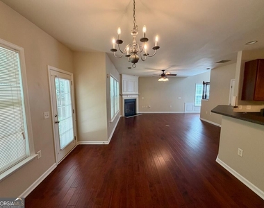 3286 Welmingham Drive Sw - Photo Thumbnail 5