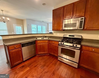3286 Welmingham Drive Sw - Photo Thumbnail 7