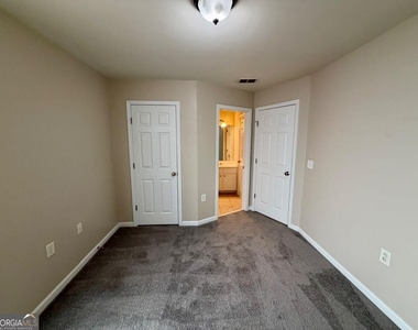 3286 Welmingham Drive Sw - Photo Thumbnail 14