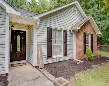 289 Marsha Way - Photo Thumbnail 2