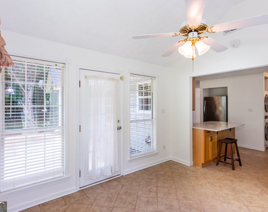 289 Marsha Way - Photo Thumbnail 15
