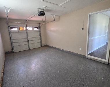 585 Forest Hills Path - Photo Thumbnail 28