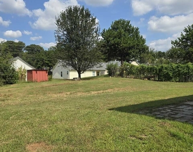 585 Forest Hills Path - Photo Thumbnail 29