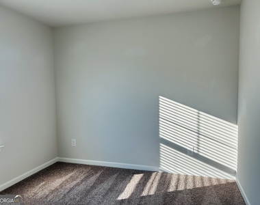143 Chapel Hill Parkway - Photo Thumbnail 28