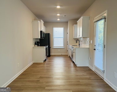 143 Chapel Hill Parkway - Photo Thumbnail 10