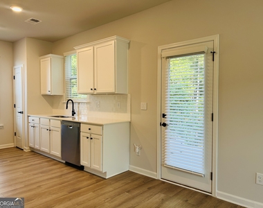 143 Chapel Hill Parkway - Photo Thumbnail 11